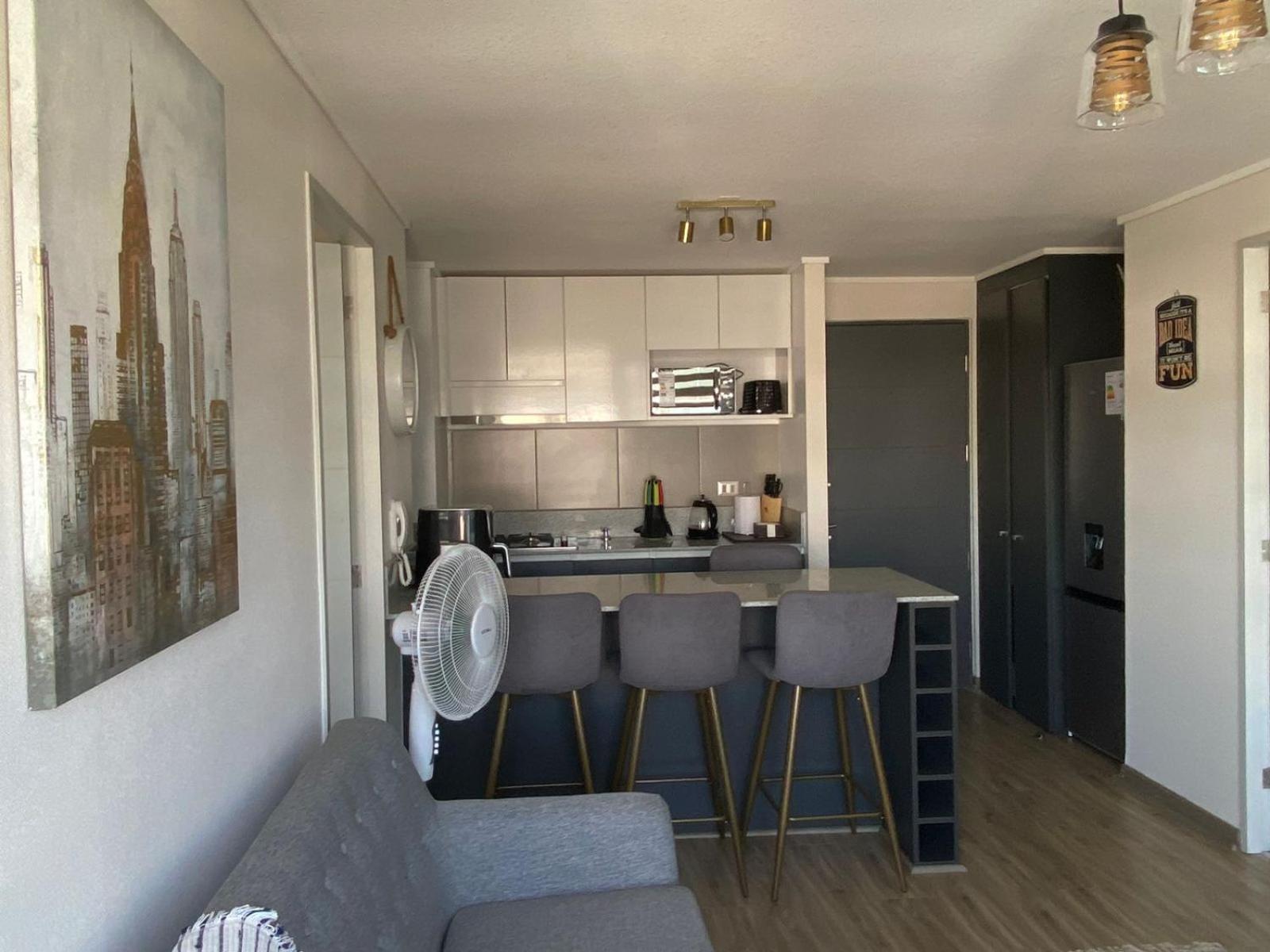 Precioso Departamento Amueblado 2 + 2 Banos Los Ángeles